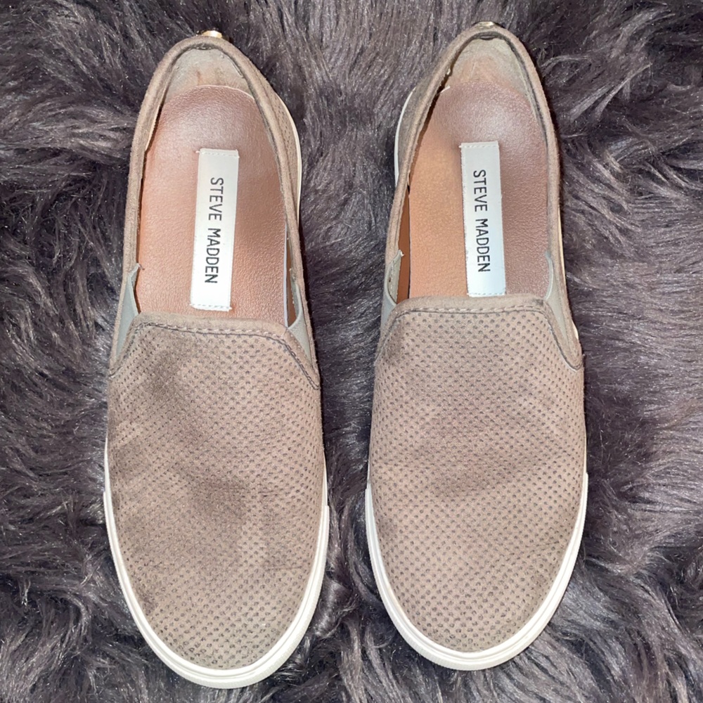 Steve Madden Taupe/Gray Slip-Ons